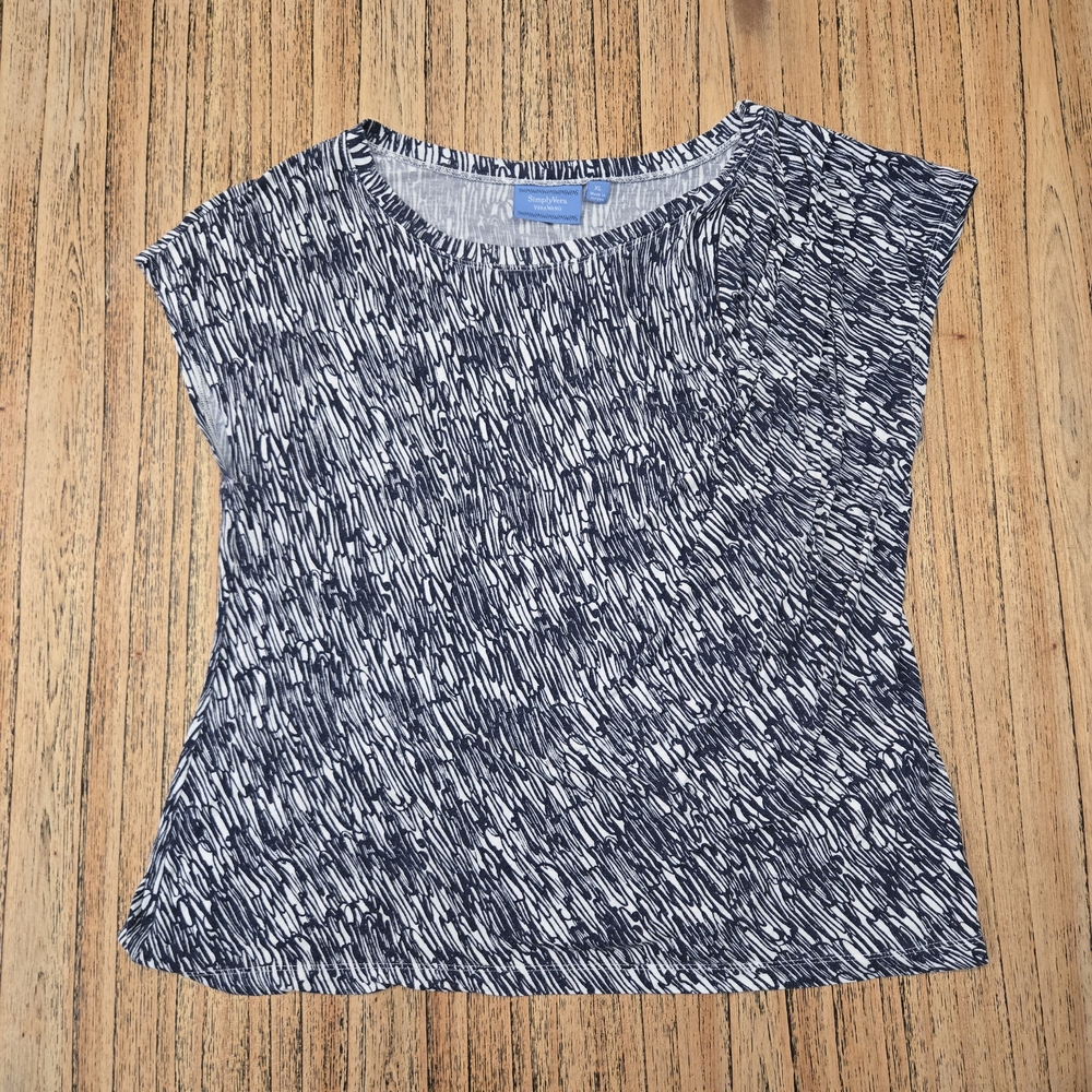 Simply Vera Vera Wang Womens XL White and Black‎ Patterned Sleeveless Blouse.